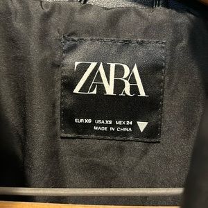 Zara Black Puffer jacket